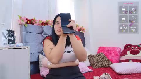 Snapshot of amabella_w chatting on June 12, 5:56 pm Isabella online show from June 12, 5:56 pm