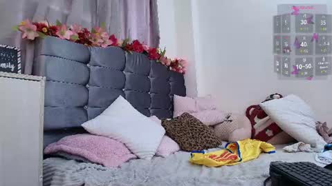 Snapshot of amabella_w chatting on July 20, 10:34 pm Isabella online show from July 20, 10:34 pm