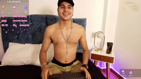 Snapshot of amadeo_wild chatting on December 6, 2:13 am Amadeo Wild online show from December 6, 2:13 am