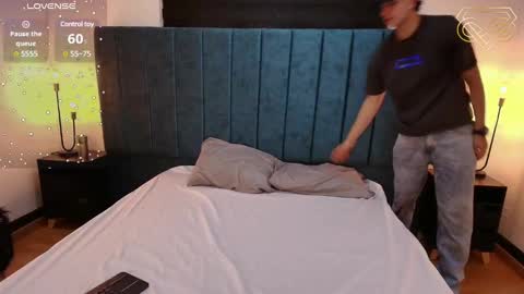 Snapshot of amadeo_wild chatting on December 29, 4:40 pm Amadeo Wild online show from December 29, 4:40 pm