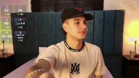 Snapshot of amadeo_wild chatting on December 31, 3:42 pm Amadeo Wild online show from December 31, 3:42 pm