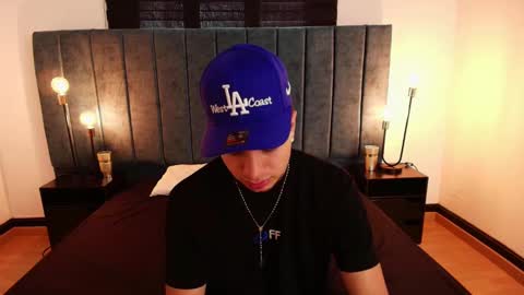 Snapshot of amadeo_wild chatting on February 15, 3:39 pm Amadeo Wild online show from February 15, 3:39 pm