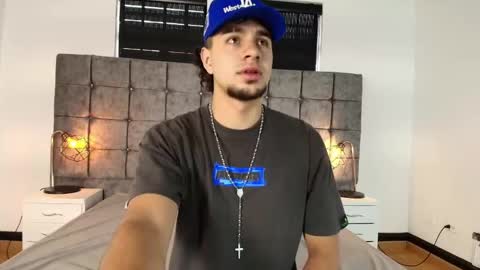 Snapshot of amadeo_wild chatting on March 7, 12:34 pm Amadeo Wild online show from March 7, 12:34 pm