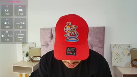 Snapshot of amadeo_wild chatting on October 21, 4:08 pm Amadeo Wild online show from October 21, 4:08 pm