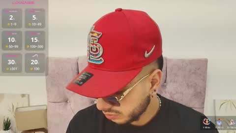 Snapshot of amadeo_wild chatting on October 31, 11:44 am Amadeo Wild online show from October 31, 11:44 am