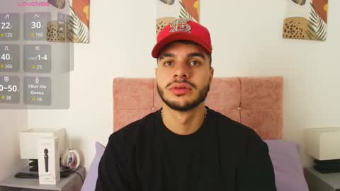 Snapshot of amadeo_wild chatting on November 16, 2:55 pm Amadeo Wild online show from November 16, 2:55 pm