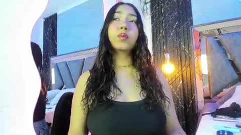 amaia_a online show from June 22, 7:33 pm