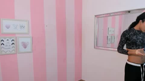Snapshot of amaia_monroe chatting on May 31, 1:58 am amaia_monroe online show from May 31, 1:58 am