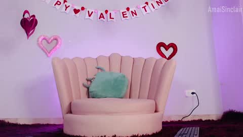 Snapshot of amaisinclair chatting on February 7, 9:05 am Amai  Sinclair  online show from February 7, 9:05 am
