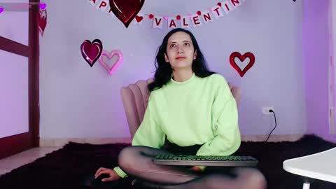 Snapshot of amaisinclair chatting on February 10, 5:58 am Amai  Sinclair  online show from February 10, 5:58 am