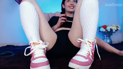 Snapshot of amaisinclair chatting on February 21, 9:13 am Amai  Sinclair  online show from February 21, 9:13 am