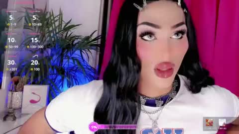 Snapshot of amal_baddel_ chatting on June 23, 12:41 am amal_baddel_ online show from June 23, 12:41 am