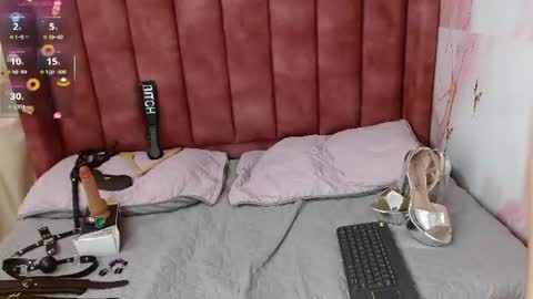 Snapshot of amalia__esterr chatting on June 24, 7:24 pm Hilary Ester online show from June 24, 7:24 pm