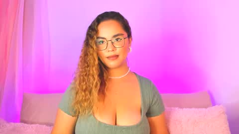 Snapshot of amalia_bennet chatting on March 5, 9:48 pm amalia bennet online show from March 5, 9:48 pm