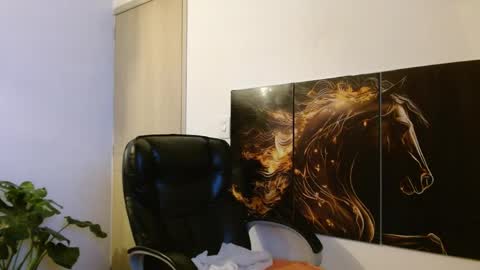 Snapshot of amalia_brunette chatting on May 16, 12:29 am AMALIA online show from May 16, 12:29 am
