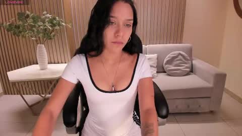 Snapshot of amalia_cruss chatting on June 20, 8:00 pm Amalia cruss online show from June 20, 8:00 pm