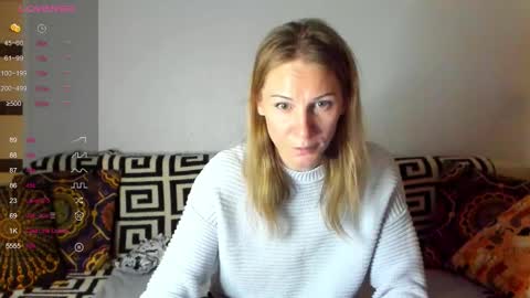 Snapshot of amalia_mio chatting on October 5, 8:01 am Amalia online show from October 5, 8:01 am