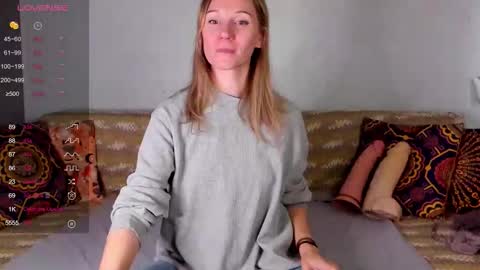 Snapshot of amalia_mio chatting on October 30, 8:16 am Amalia online show from October 30, 8:16 am