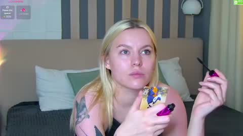 Amalia online show from July 30, 1:10 pm
