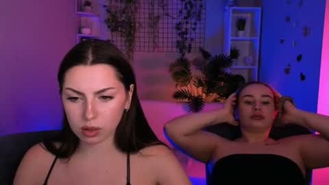 Snapshot of amalialowell chatting on June 24, 7:13 pm Amalia online show from June 24, 7:13 pm