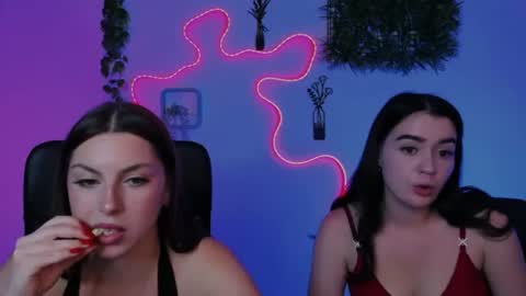 Snapshot of amalialowell chatting on July 18, 7:17 pm Amalia online show from July 18, 7:17 pm