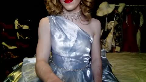 Snapshot of amaliecd chatting on March 22, 3:26 pm Amalie online show from March 22, 3:26 pm