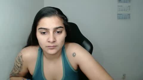 The queen of the biceps  online show from November 22, 4:50 pm