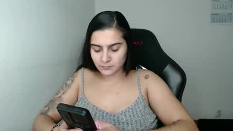 The queen of the biceps  online show from February 4, 6:25 pm