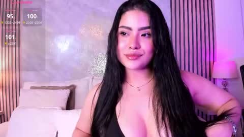 Snapshot of amanda_26 chatting on July 22, 1:19 am Luisa online show from July 22, 1:19 am