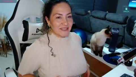  Amanda  online show from February 2, 2:10 am