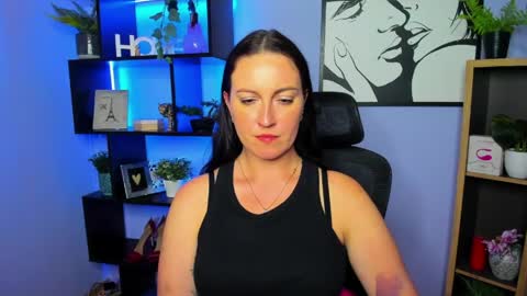 Amanda online show from April 29, 5:30 pm