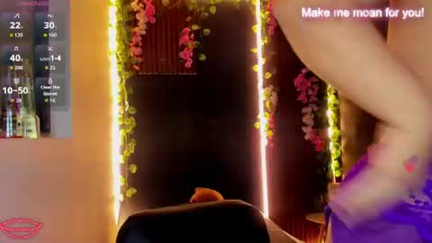 Snapshot of amanda_mooree_ chatting on July 11, 5:32 am Amanda Moore online show from July 11, 5:32 am