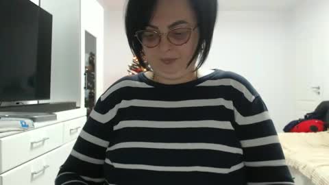 Snapshot of amanda_muller5 chatting on December 13, 9:53 pm Anda .. online show from December 13, 9:53 pm