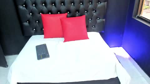 amanda_noir online show from December 3, 8:29 pm