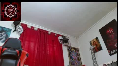 Snapshot of amanda_valeska chatting on May 18, 6:47 pm Amanda Valeska online show from May 18, 6:47 pm
