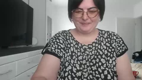 Snapshot of amandamuller1982 chatting on April 16, 8:04 am Anda online show from April 16, 8:04 am