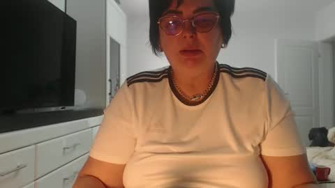Snapshot of amandamuller1982 chatting on April 20, 8:28 am Anda online show from April 20, 8:28 am