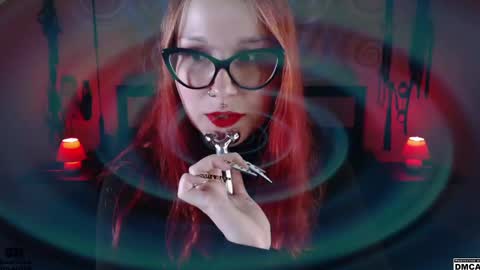 Goddess Amanita online show from December 9, 3:33 pm