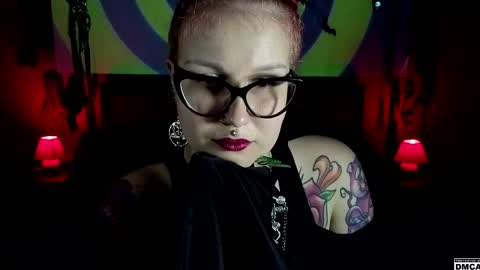 Goddess Amanita online show from April 13, 11:59 am