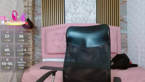 amara__hank online show from December 19, 6:15 pm