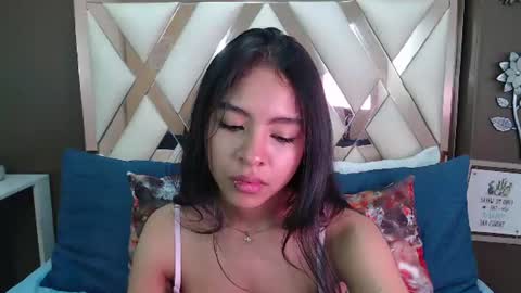 Snapshot of amara_connors chatting on July 7, 4:55 pm A M A R A online show from July 7, 4:55 pm