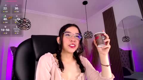 amara_davis1 online show from June 2, 5:09 am