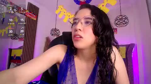 amara_davis1 online show from June 11, 5:27 am