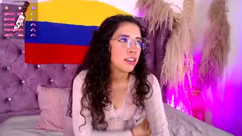 amara_davis1 online show from July 6, 4:31 am