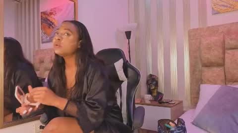 Snapshot of amara_queen_ chatting on May 20, 11:38 am Amara online show from May 20, 11:38 am