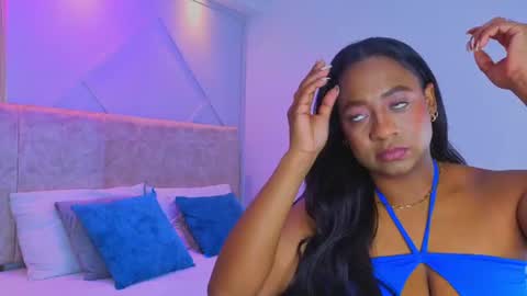 Snapshot of amara_queen_ chatting on June 10, 12:37 pm Amara online show from June 10, 12:37 pm