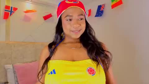 Snapshot of amara_queen_ chatting on June 17, 2:29 pm Amara online show from June 17, 2:29 pm
