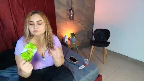 amara_silk_ online show from March 1, 4:36 am