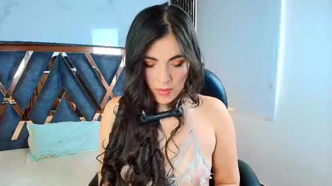 Amara Vega  online show from October 7, 3:31 pm