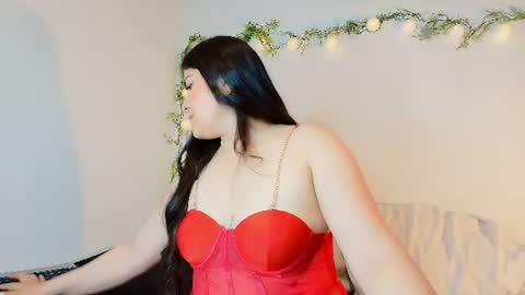 Snapshot of amara_vega chatting on June 10, 8:35 am Amara Vega online show from June 10, 8:35 am